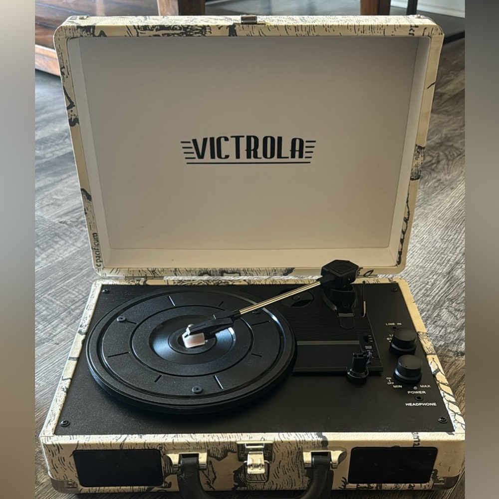 Victrola record player